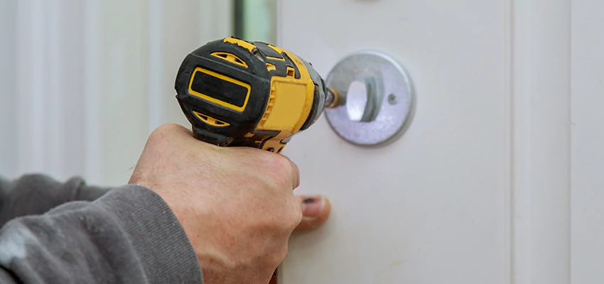 Street Locksmith For Smart Lock Repair in North Highlands, CA